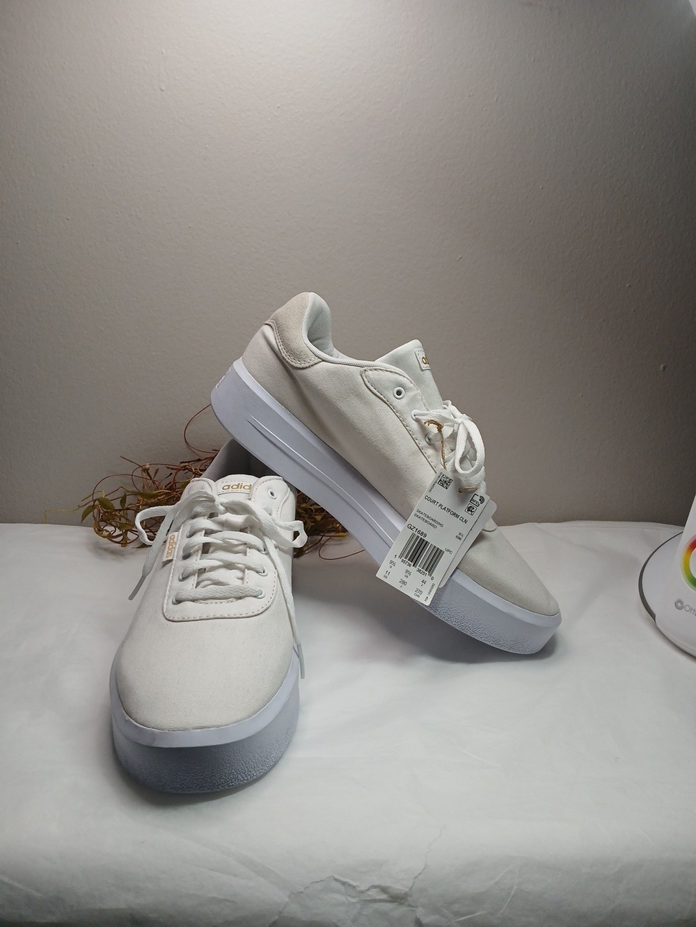 adidas White Canvas Court Platform Low-Top Sneakers Gold Accents Womens Sz 11
